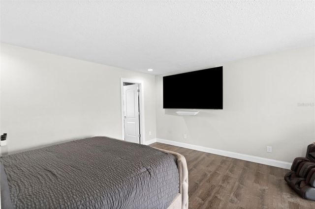 10525 HOMESTEAD DRIVE, Tampa, FL 33618