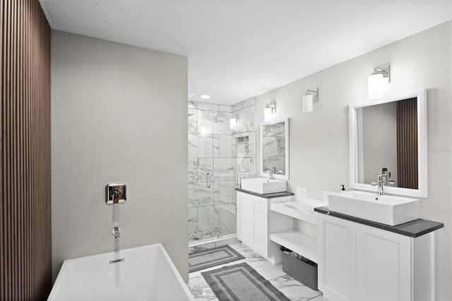 10525 HOMESTEAD DRIVE, Tampa, FL 33618