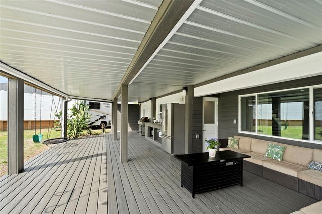 10525 HOMESTEAD DRIVE, Tampa, FL 33618