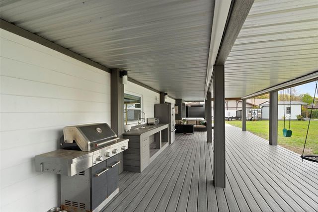 10525 HOMESTEAD DRIVE, Tampa, FL 33618