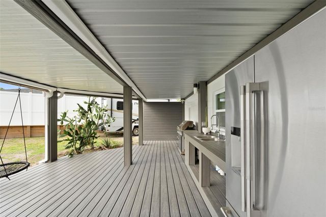 10525 HOMESTEAD DRIVE, Tampa, FL 33618