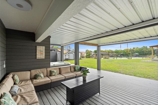 10525 HOMESTEAD DRIVE, Tampa, FL 33618