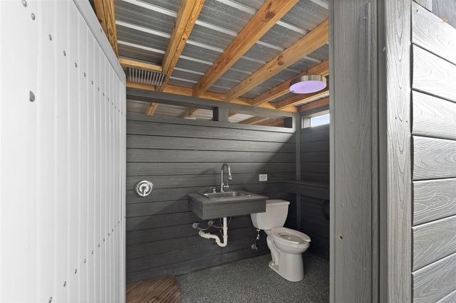 10525 HOMESTEAD DRIVE, Tampa, FL 33618