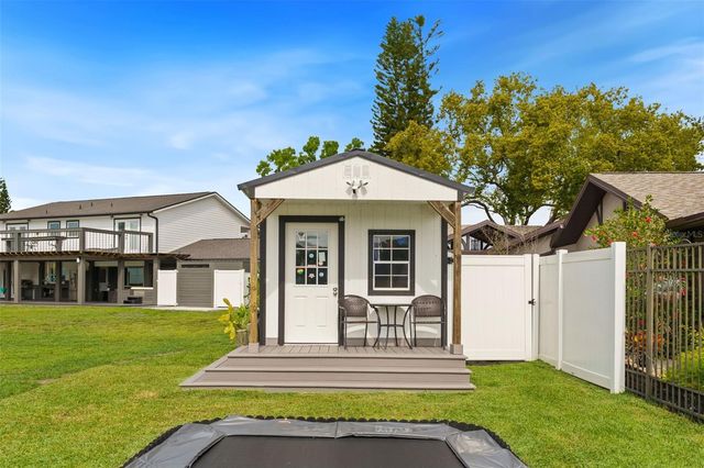 10525 HOMESTEAD DRIVE, Tampa, FL 33618