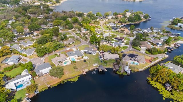 10525 HOMESTEAD DRIVE, Tampa, FL 33618