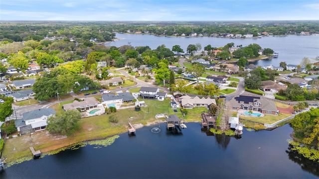 10525 HOMESTEAD DRIVE, Tampa, FL 33618