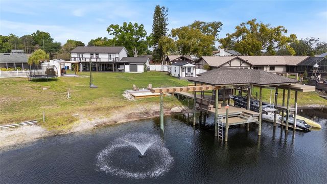 10525 HOMESTEAD DRIVE, Tampa, FL 33618