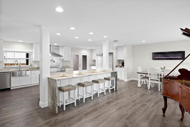 10525 HOMESTEAD DRIVE, Tampa, FL 33618