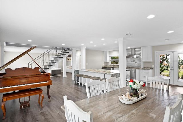 10525 HOMESTEAD DRIVE, Tampa, FL 33618