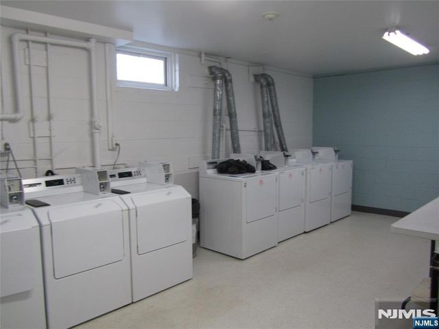 360 Knickerbocker Road 21, Dumont, NJ 07628