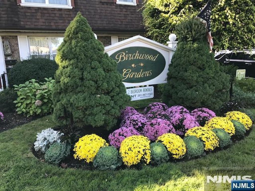 360 Knickerbocker Road 21, Dumont, NJ 07628