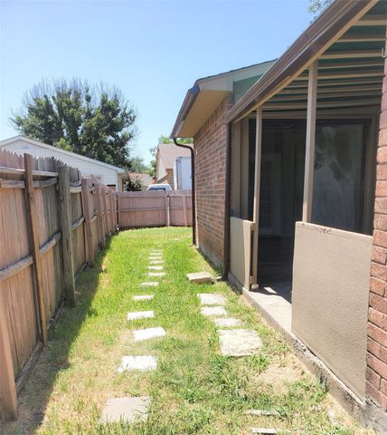 4527 Chapman Street, The Colony, TX 75056