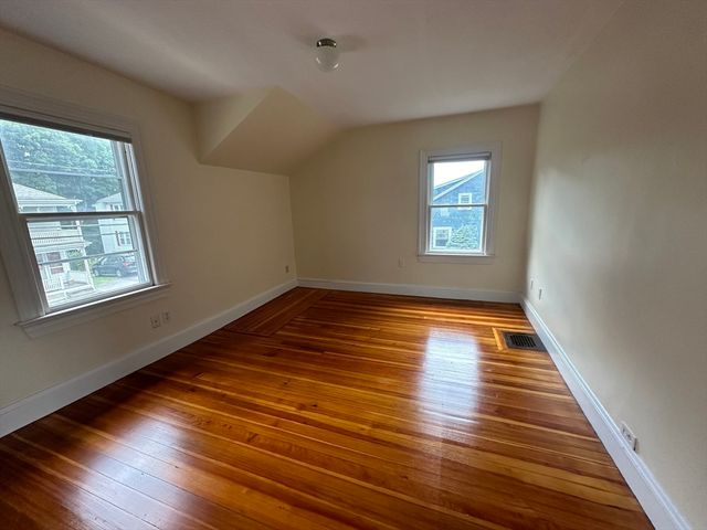 17 Russell Rd, Winchester, MA 01890