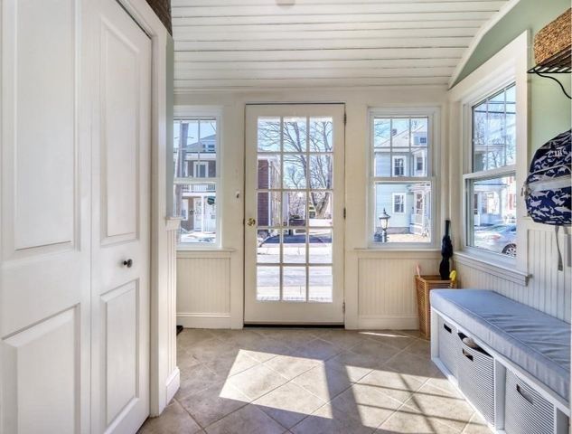 17 Russell Rd, Winchester, MA 01890