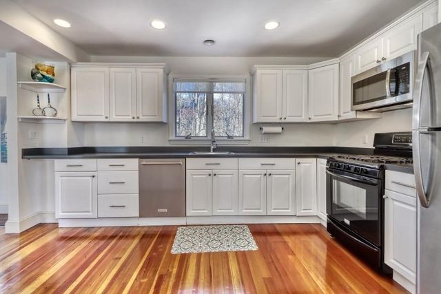 17 Russell Rd, Winchester, MA 01890