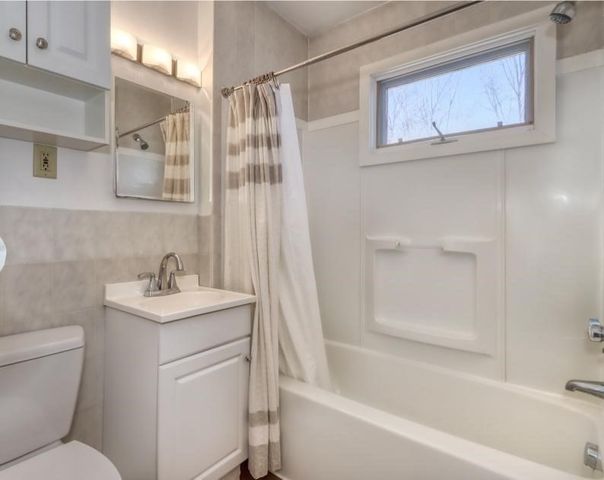 17 Russell Rd, Winchester, MA 01890