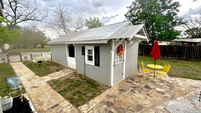 1615 Lorenzo St., Castroville, TX 78009
