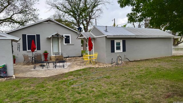 1615 Lorenzo St., Castroville, TX 78009