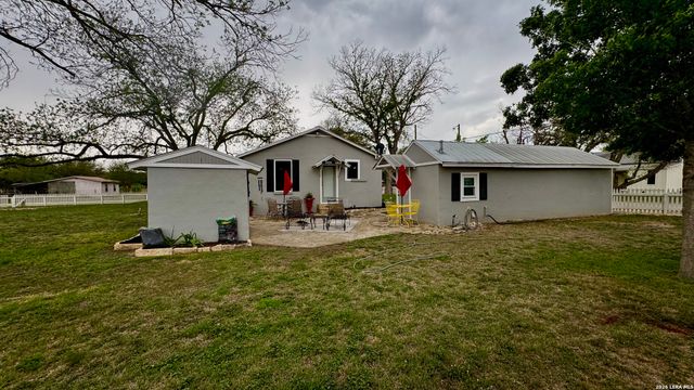 1615 Lorenzo St., Castroville, TX 78009