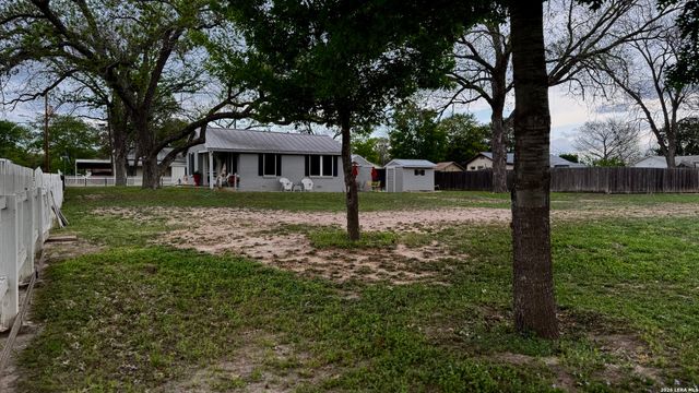 1615 Lorenzo St., Castroville, TX 78009