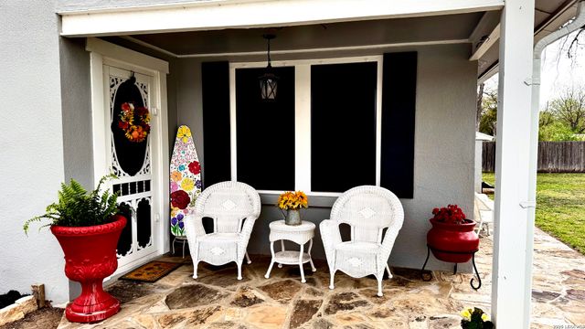 1615 Lorenzo St., Castroville, TX 78009