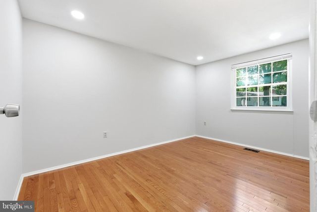 9812 OLEANDER AVE, Vienna, VA 22181