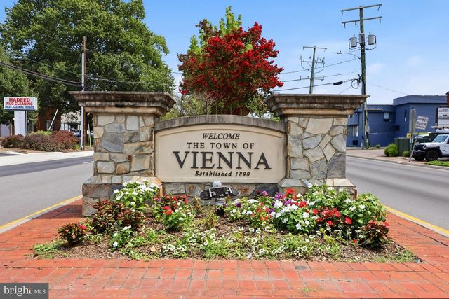 9812 OLEANDER AVE, Vienna, VA 22181