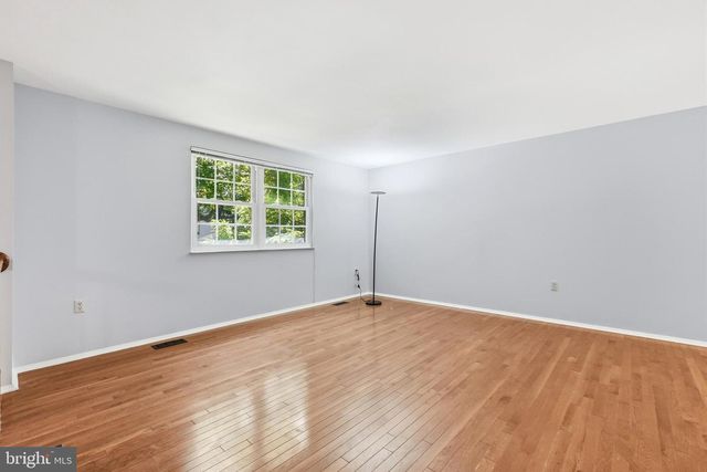 9812 OLEANDER AVE, Vienna, VA 22181