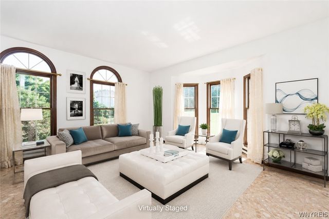 5740 Marthas Vineyard, Clarence, NY 14032