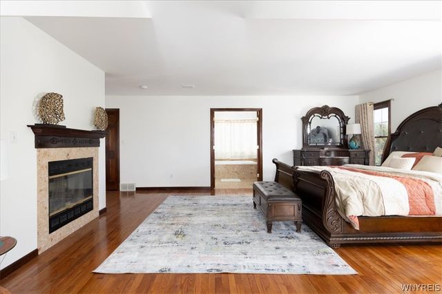 5740 Marthas Vineyard, Clarence, NY 14032