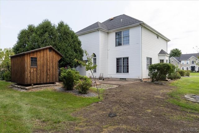 5740 Marthas Vineyard, Clarence, NY 14032