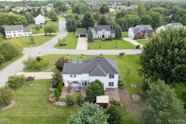 5740 Marthas Vineyard, Clarence, NY 14032