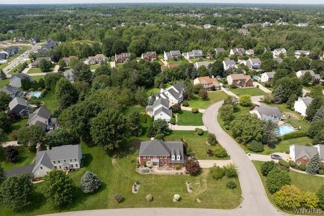 5740 Marthas Vineyard, Clarence, NY 14032