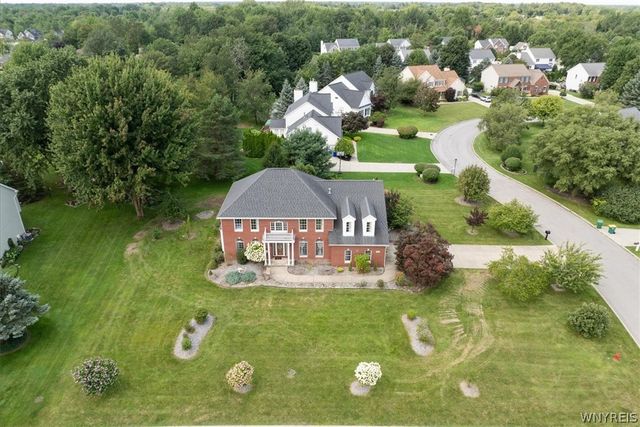 5740 Marthas Vineyard, Clarence, NY 14032