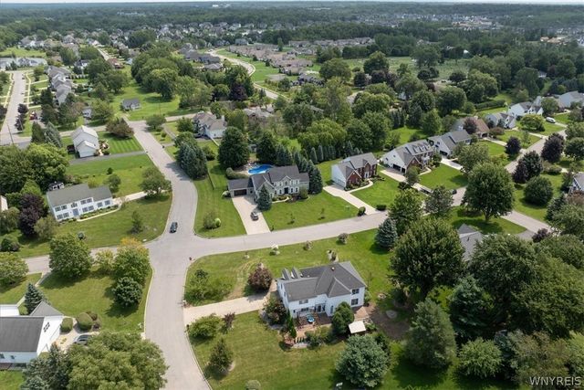 5740 Marthas Vineyard, Clarence, NY 14032