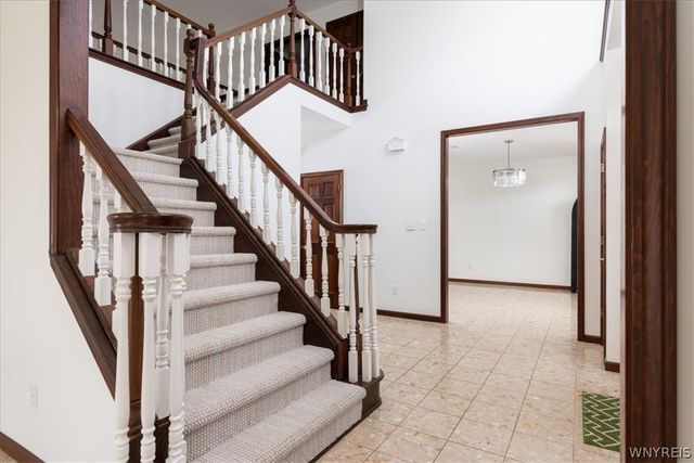 5740 Marthas Vineyard, Clarence, NY 14032