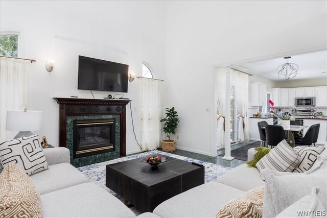 5740 Marthas Vineyard, Clarence, NY 14032