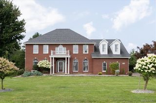 5740 Marthas Vineyard, Clarence, NY 14032
