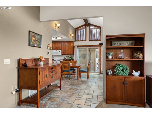 213 BOWEN Rd, Mossyrock, WA 98564