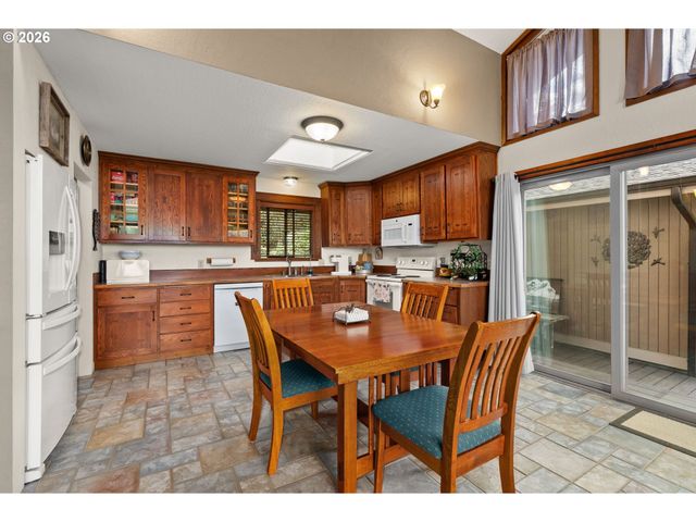 213 BOWEN Rd, Mossyrock, WA 98564