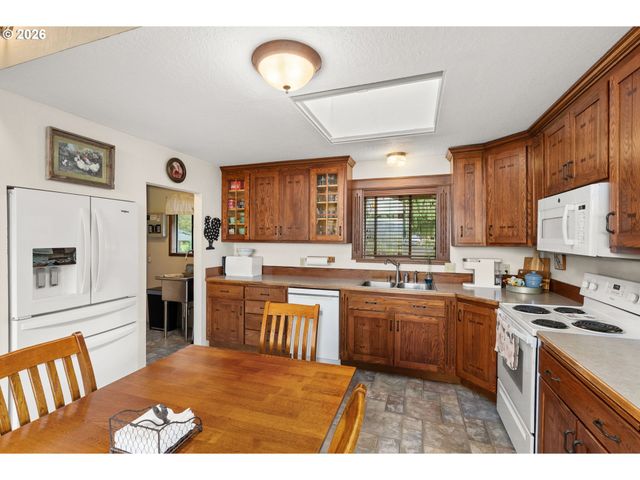 213 BOWEN Rd, Mossyrock, WA 98564