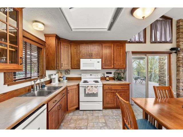 213 BOWEN Rd, Mossyrock, WA 98564