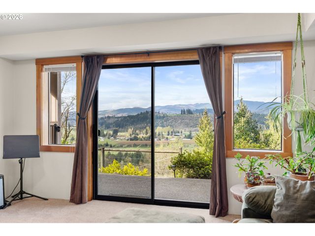213 BOWEN Rd, Mossyrock, WA 98564