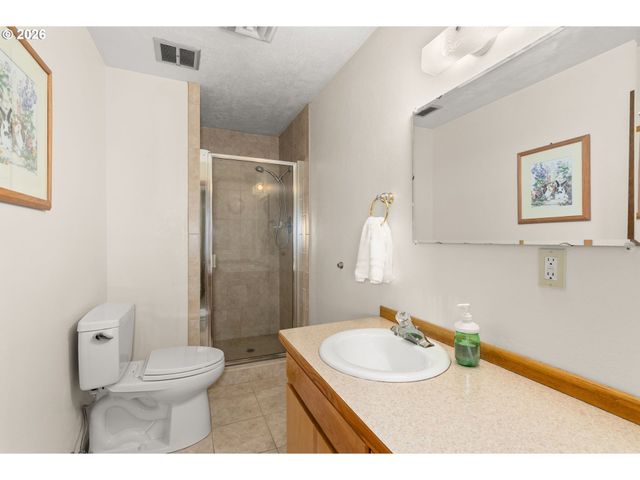 213 BOWEN Rd, Mossyrock, WA 98564