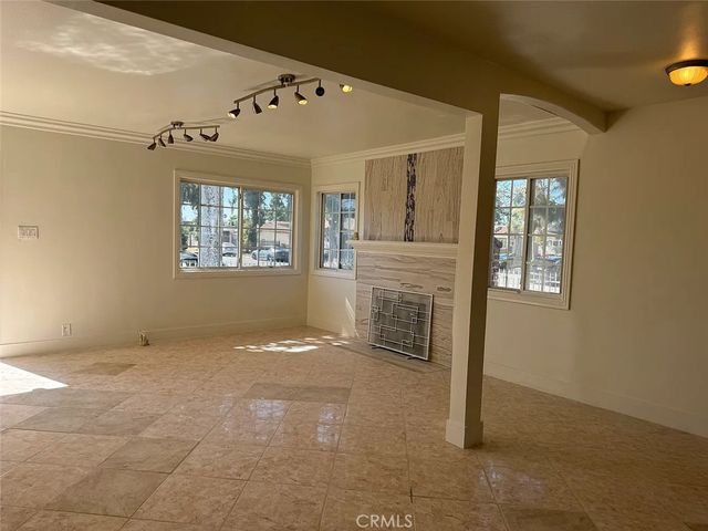 2101 S Sycamore, Santa Ana, CA 92707