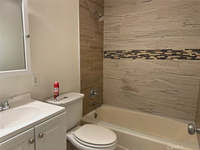 2101 S Sycamore, Santa Ana, CA 92707