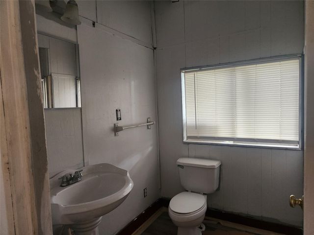 4439 S 13th Street, Bacliff, TX 77518