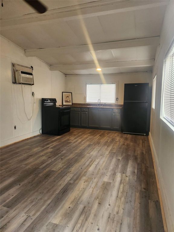 4439 S 13th Street, Bacliff, TX 77518