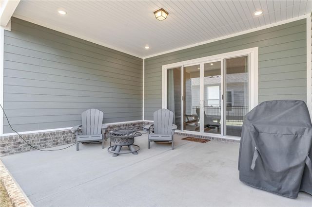 6807 Autumn Avenue, Springdale, AR 72762