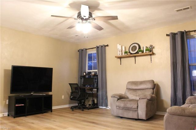 615 Lake Shores DR, Portsmouth, VA 23707